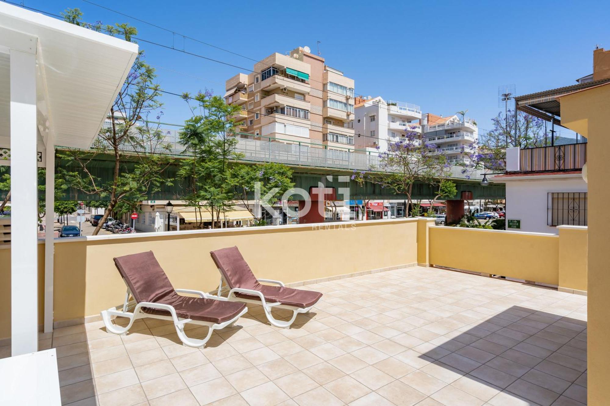 Koti Rentals - Casita Rosario Pino Rooftop Y Bbq Fuengirola Bagian luar foto